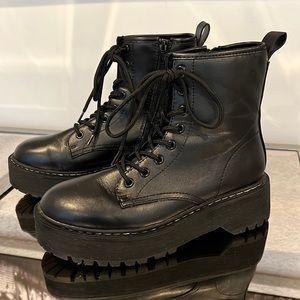 Universal Thread / Target Faux Doc Marten Dr. Marten vegan  boots